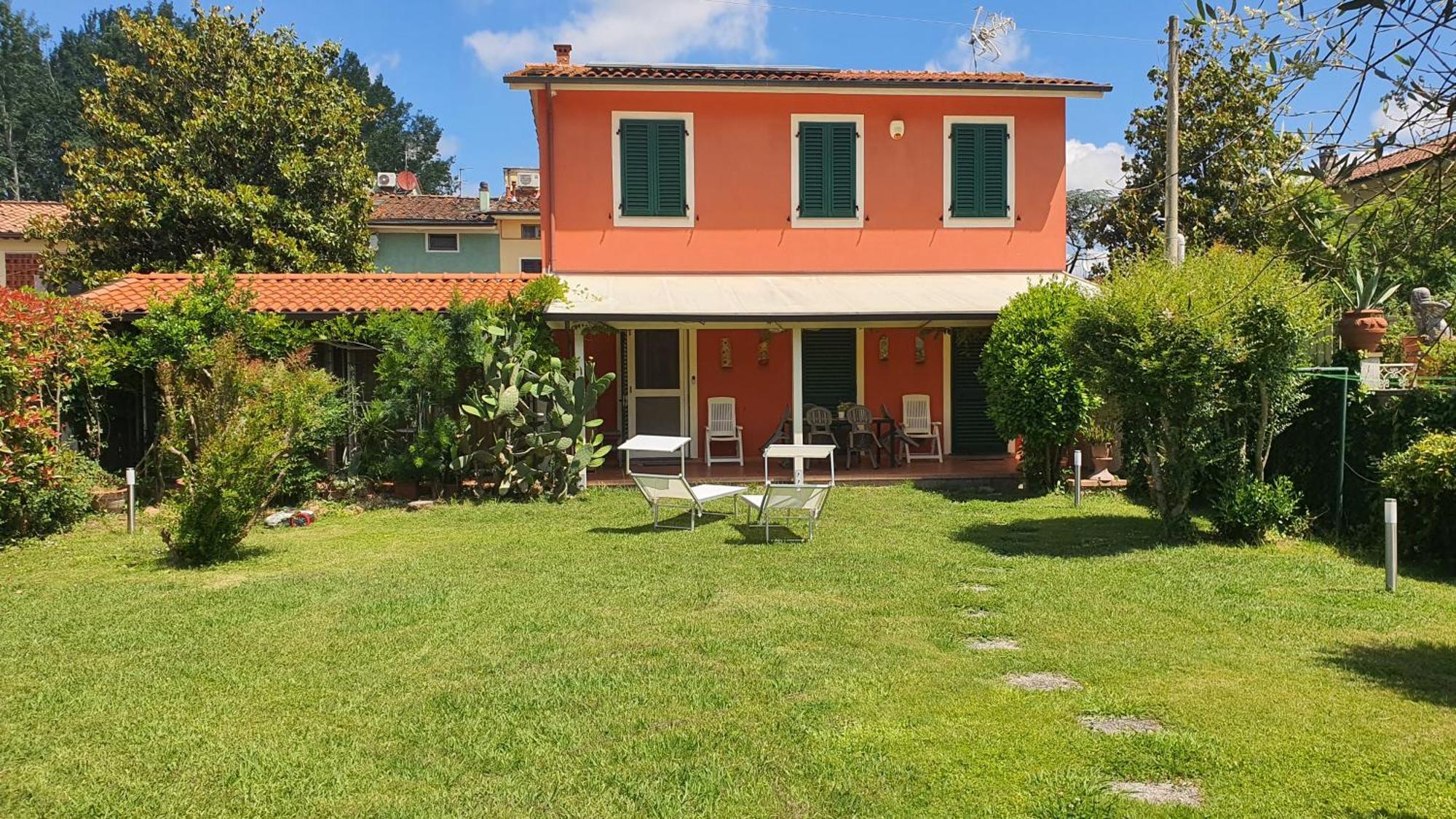 La Casa Delle Buone Letture Villa Lucca Exterior foto